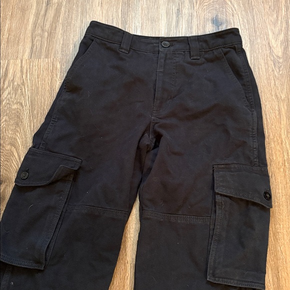 Aritzia Low Waisted Black Cargo Pants - Picture 2 of 4
